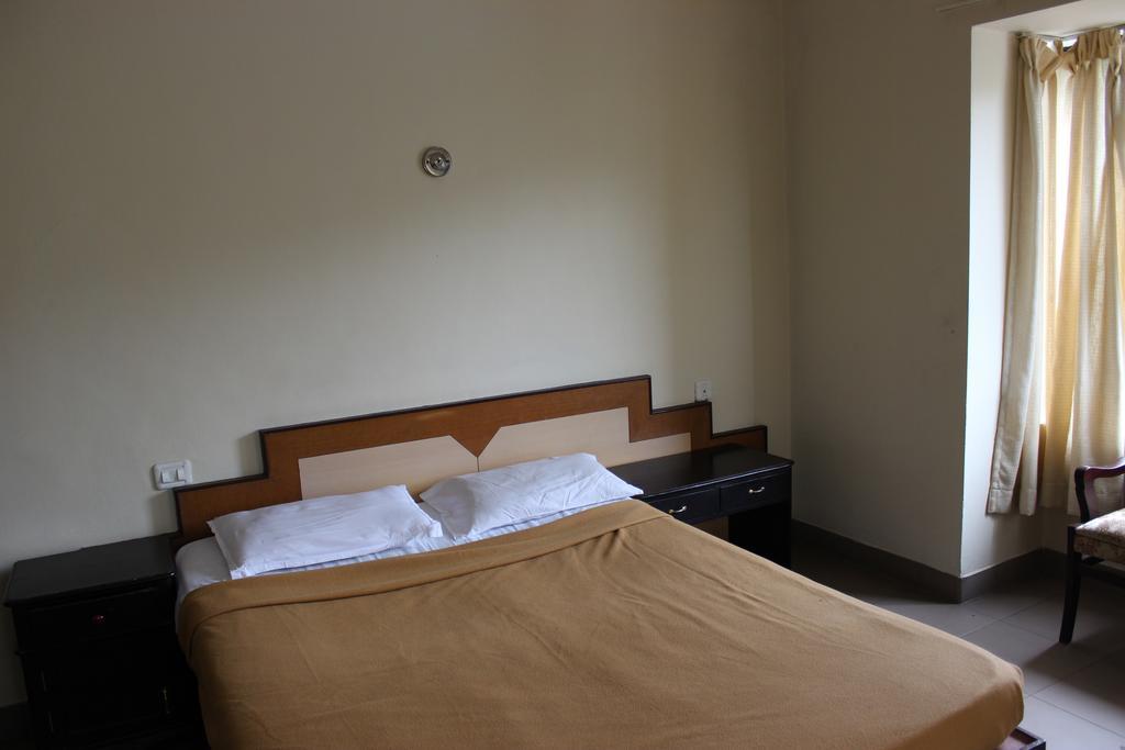 Albarad Hotel Муннар Номер фото